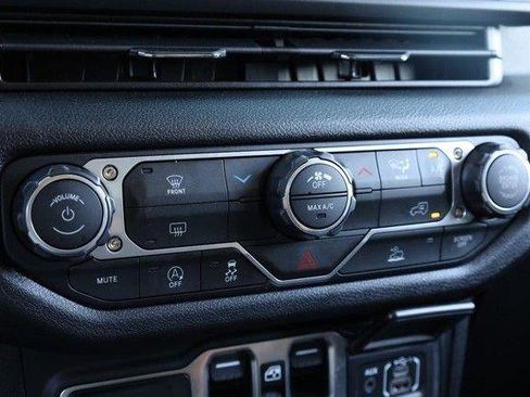 Used 2025 Jeep Wrangler Unlimited Sport AWD/4WD image 13
