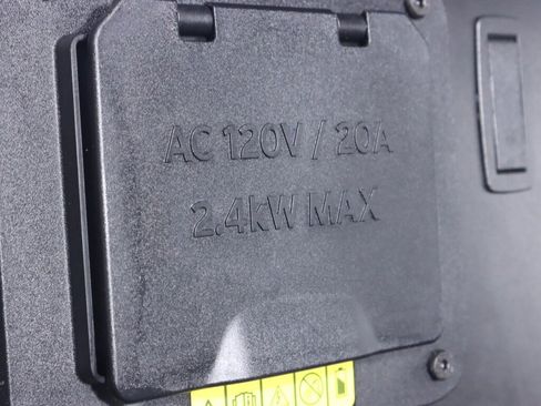 Used 2022 Ford F150 Lightning Lariat image 52