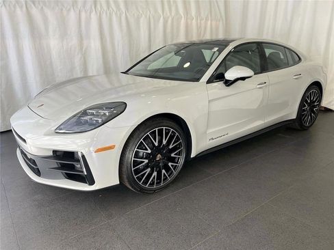 New 2026 Porsche Panamera 4 image 1