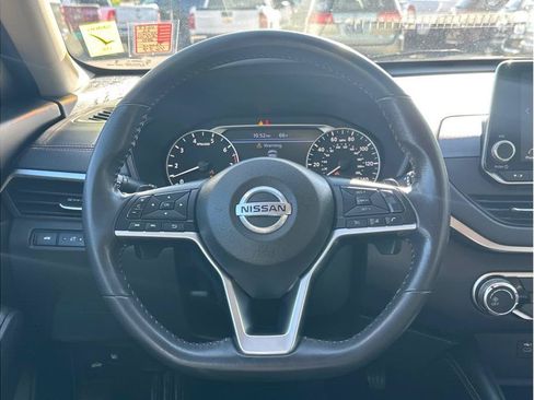 Used 2022 Nissan Altima 2.5 SR FWD image 16