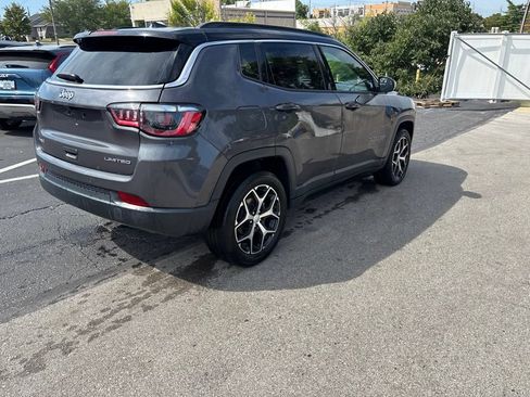 Used 2024 Jeep Compass Limited AWD/4WD image 3