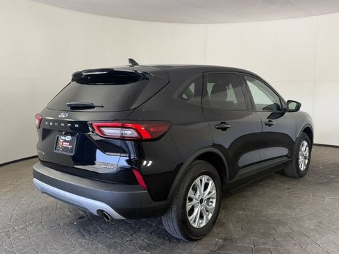 Used 2025 Ford Escape Active AWD/4WD image 9