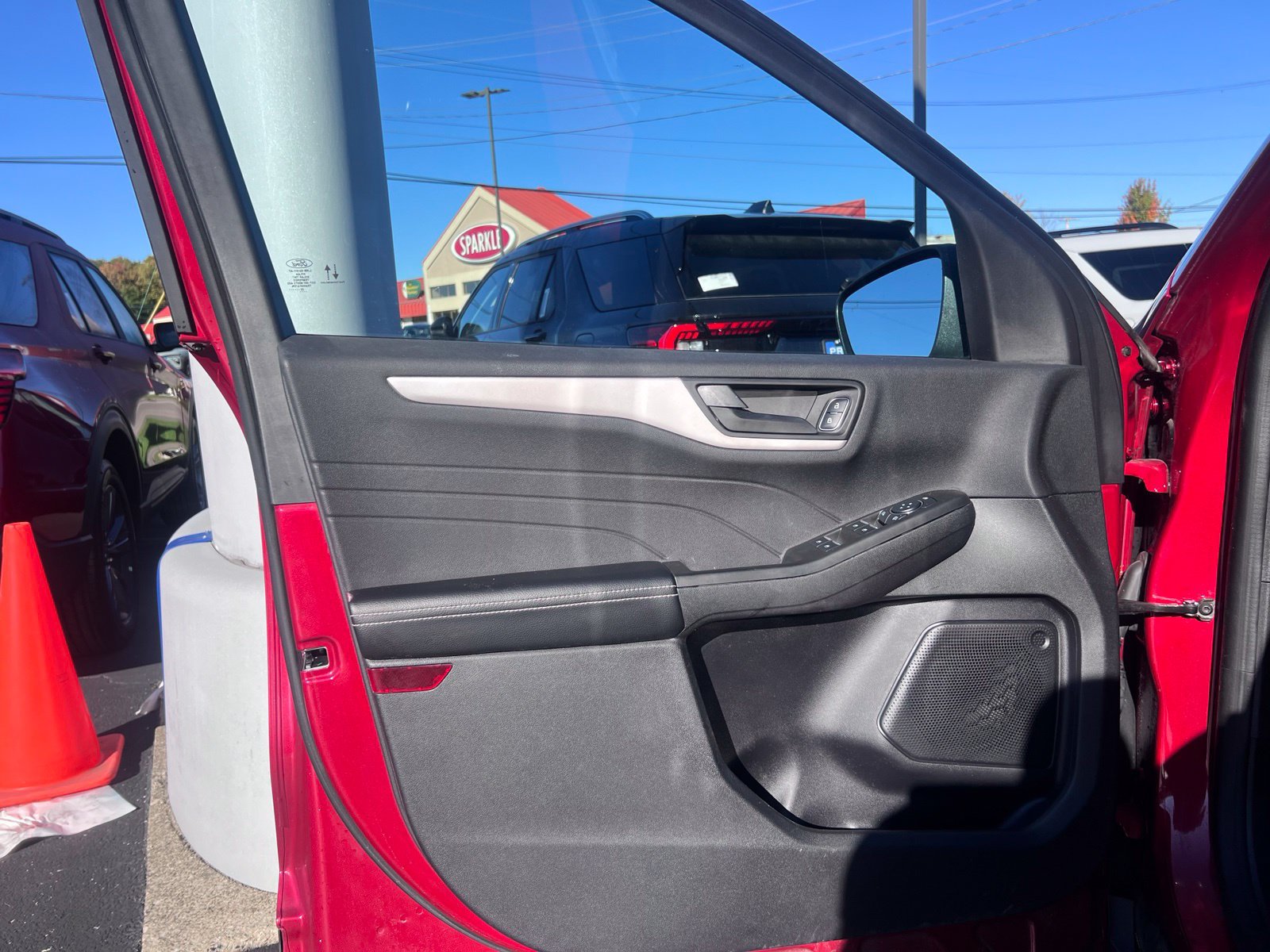 Used 2022 Ford Escape SE w/ Convenience Package FWD image 19