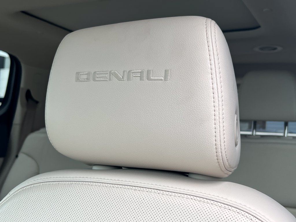 Used 2020 GMC Acadia Denali w/ LPO, Adventure Package AWD/4WD image 12