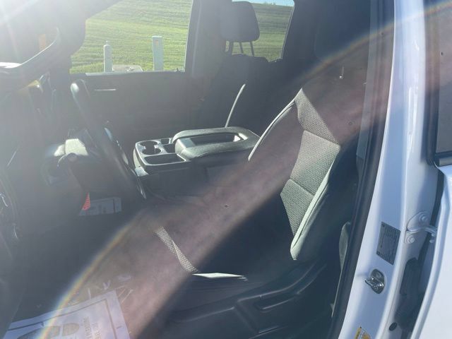 Used 2019 Chevrolet Silverado 1500 Custom Trail Boss w/ Custom Convenience Package AWD/4WD image 17