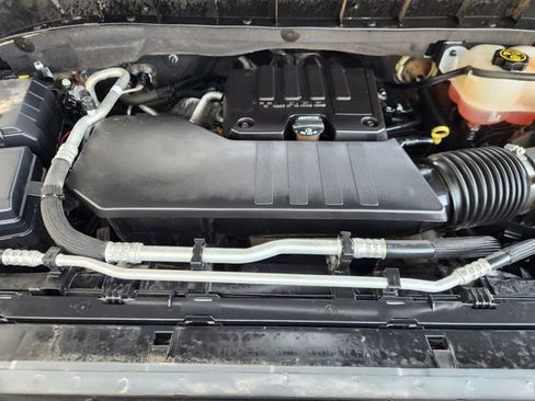Used 2023 Chevrolet Silverado 1500 LT AWD/4WD image 33