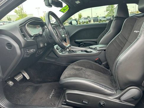 Used 2015 Dodge Challenger SRT Hellcat RWD image 23