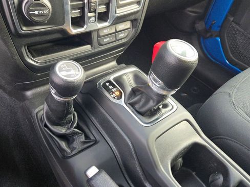 Used 2022 Jeep Wrangler Unlimited Sport image 26