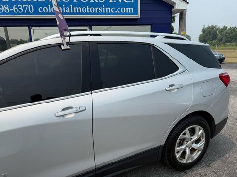 Used 2018 Chevrolet Equinox Premier AWD/4WD image 2