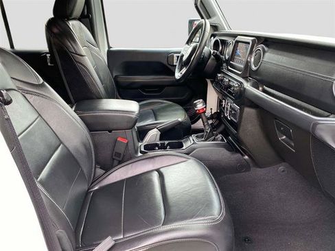 Used 2018 Jeep Wrangler Unlimited Sahara image 23