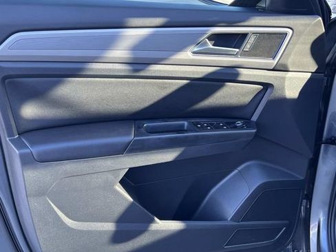 Used 2019 Volkswagen Atlas SE w/ Towing Package image 9