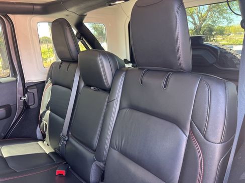 Used 2021 Jeep Wrangler Unlimited Rubicon image 11