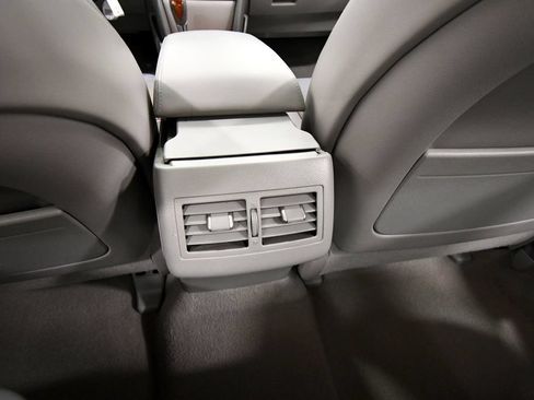 Used 2009 Toyota Camry XLE FWD image 15