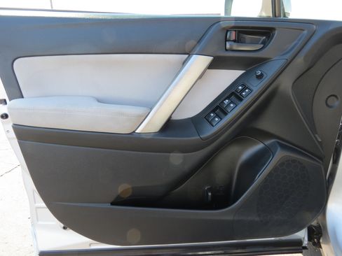 Used 2015 Subaru Forester 2.5i Premium w/ All-Weather Package image 26