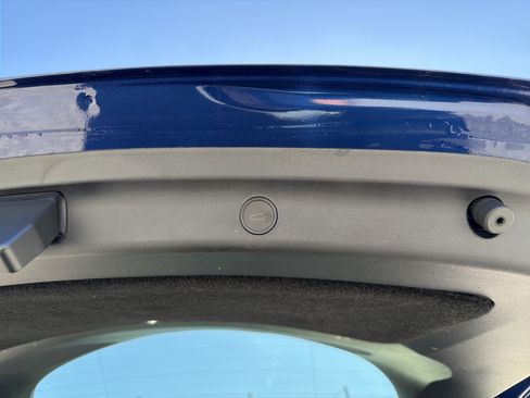 Used 2023 Tesla Model Y AWD image 22