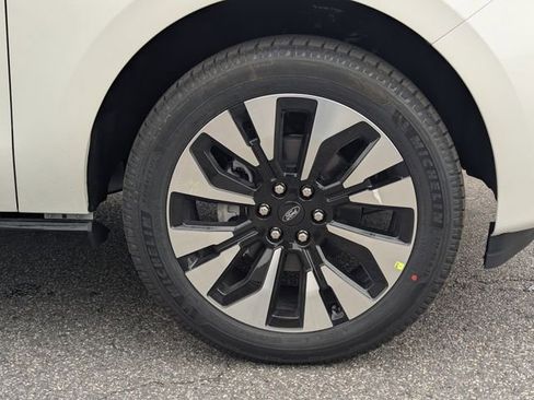 New 2026 Ford Expedition Max Platinum w/ Driver's Package image 11