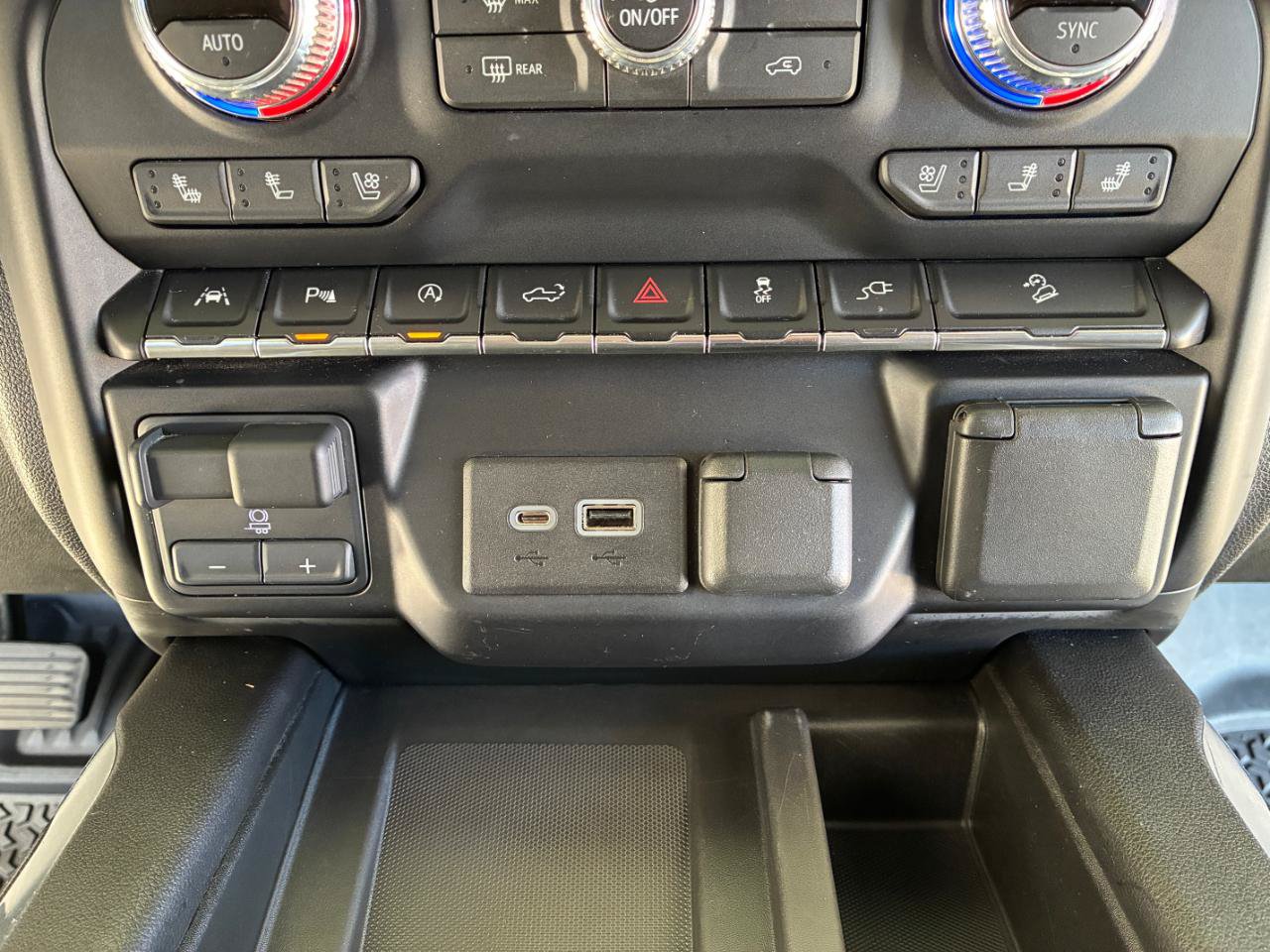 Used 2021 GMC Sierra 1500 AT4 w/ AT4 Premium Package AWD/4WD image 29