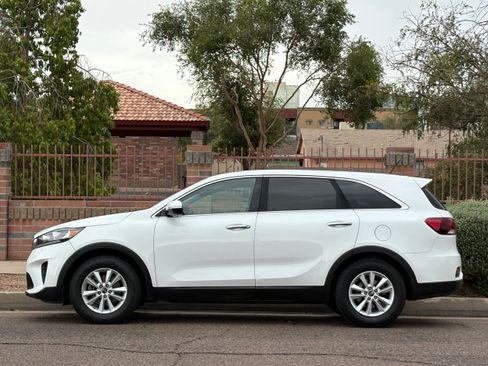 Used 2020 Kia Sorento FWD V6 image 3