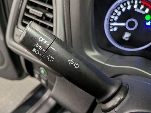 Used 2022 Honda HR-V LX image 18