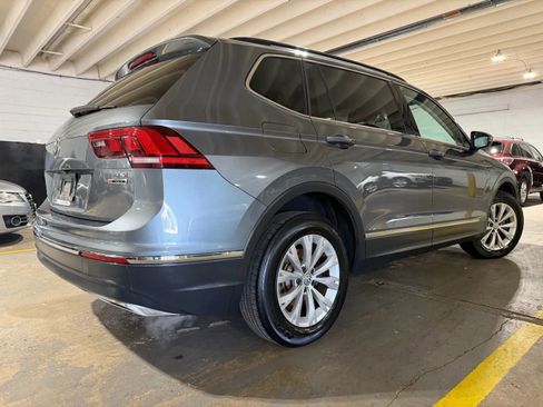 Used 2018 Volkswagen Tiguan SE AWD/4WD image 4