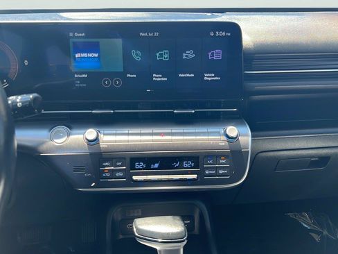 Used 2024 Hyundai Kona SEL FWD image 10