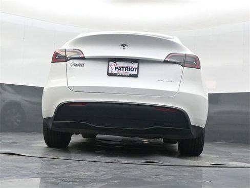 Used 2023 Tesla Model Y Long Range image 39
