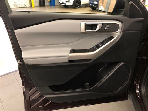 Used 2022 Ford Explorer XLT w/ Equipment Group 202A image 14