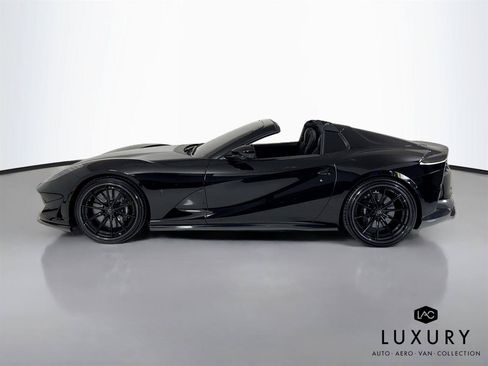 Used 2021 Ferrari 812 GTS RWD image 9