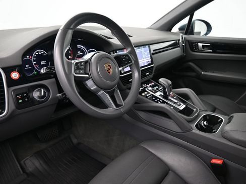 Certified 2020 Porsche Cayenne AWD/4WD image 4