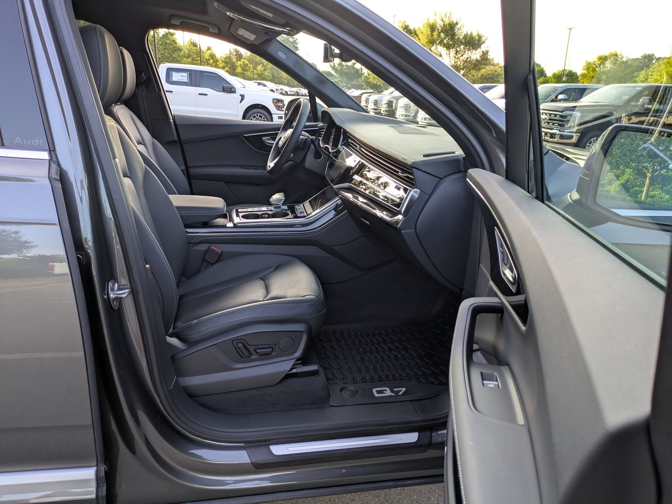 Used 2025 Audi Q7 2.0T Premium Plus AWD/4WD image 39