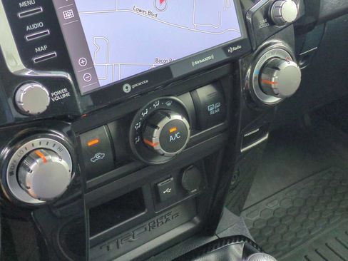 Used 2020 Toyota 4Runner TRD Off-Road AWD/4WD image 17