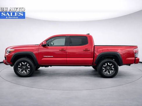 Used 2021 Toyota Tacoma TRD Off-Road w/ Technology Package image 3