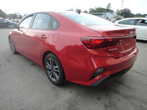 Used 2023 Kia Forte LXS w/ LXS Technology Package FWD image 6