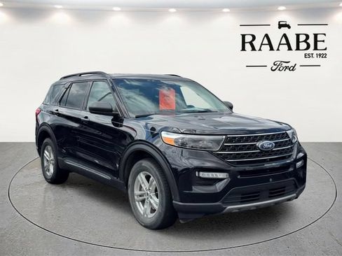 Used 2023 Ford Explorer XLT w/ Equipment Group 202A AWD/4WD image 2