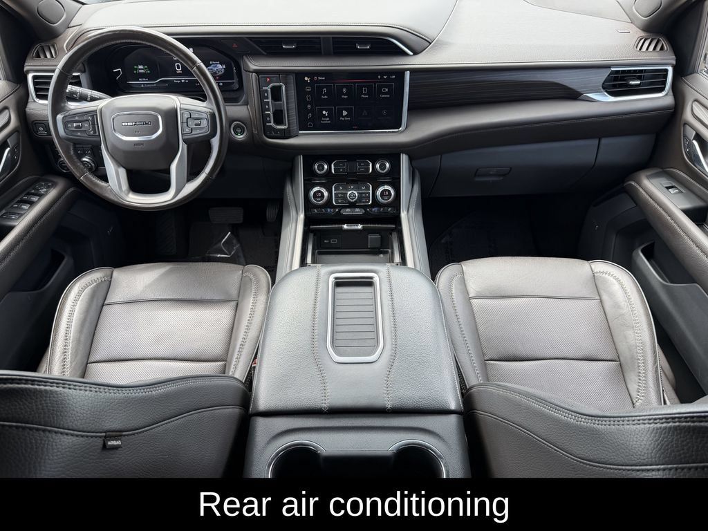 Used 2022 GMC Yukon XL Denali w/ Denali Premium Package AWD/4WD image 11