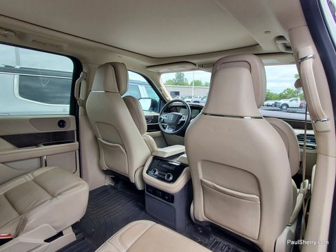 Used 2019 Lincoln Navigator Reserve AWD/4WD image 23