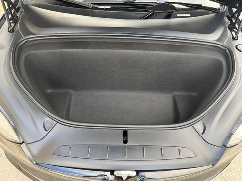 Used 2022 Tesla Model X image 24