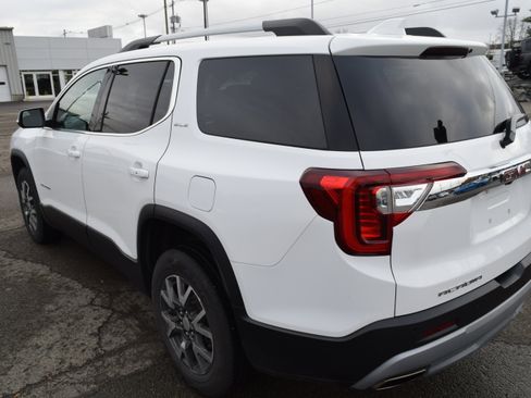 Used 2023 GMC Acadia SLE w/ Driver Convenience Package image 8