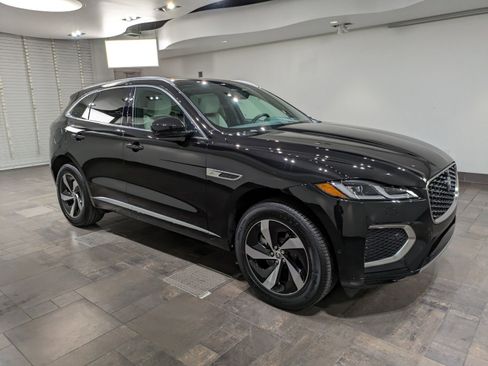 Used 2025 Jaguar F-PACE R-Dynamic S image 27