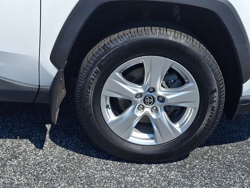 Used 2021 Toyota RAV4 XLE w/ Convenience Package AWD/4WD image 8