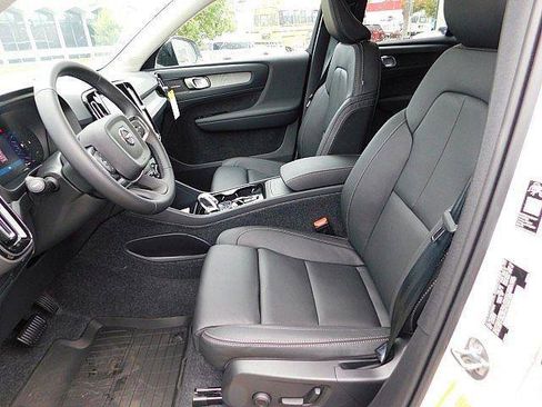 New 2026 Volvo XC40 B5 Ultra w/ Climate Package AWD/4WD image 14