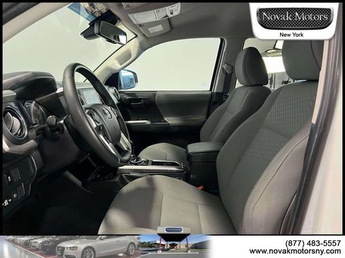 Used 2023 Toyota Tacoma SR5 AWD/4WD image 16
