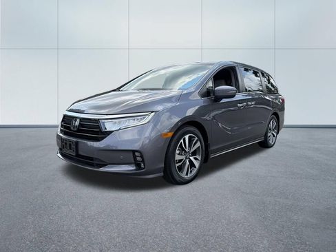 Used 2023 Honda Odyssey Touring image 2