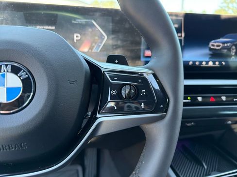 Used 2025 BMW 530i xDrive w/ Premium Package AWD/4WD image 15