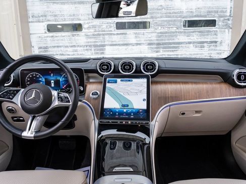 Used 2023 Mercedes-Benz GLC 300 4MATIC w/ Pinnacle Trim Package image 17