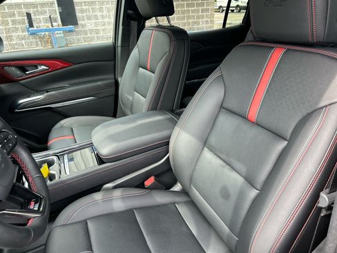 Used 2025 Chevrolet Traverse RS w/ LPO, Floor Liner Package AWD/4WD image 12