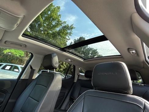 Used 2018 GMC Terrain Denali w/ Advanced Safety Package AWD/4WD image 24