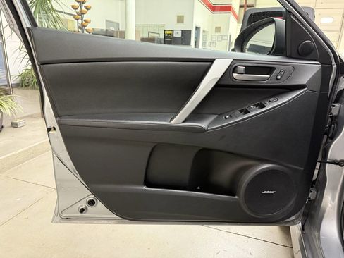 Used 2011 MAZDA MAZDA3 s Grand Touring w/ Tech Pkg FWD image 10