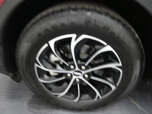 Used 2025 Lincoln Nautilus Premier image 32