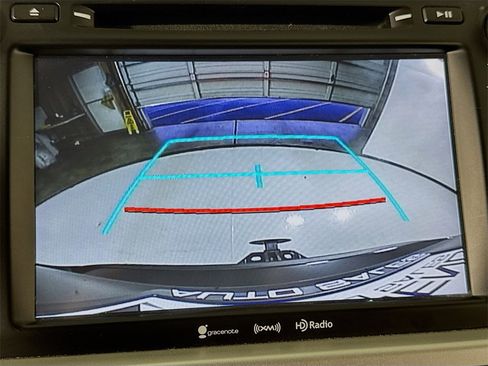 Used 2019 Toyota Highlander SE image 30